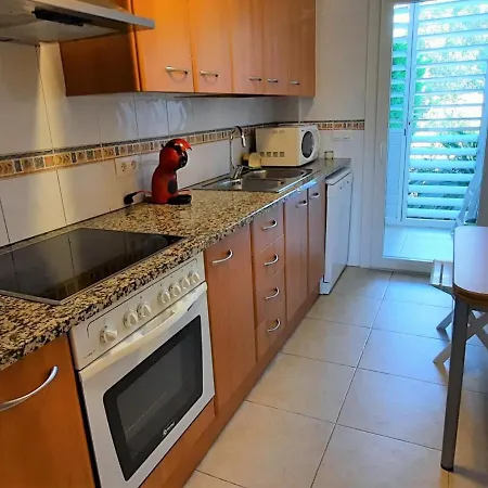 Tranquilo Con Terraza Y Jardin Cerca De La Playa - Es-170-47 Llanca
